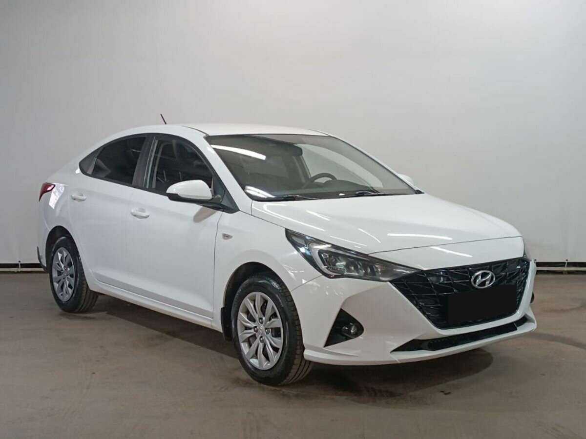 Hyundai Solaris с пробегом — 2022 год. Фото: #2