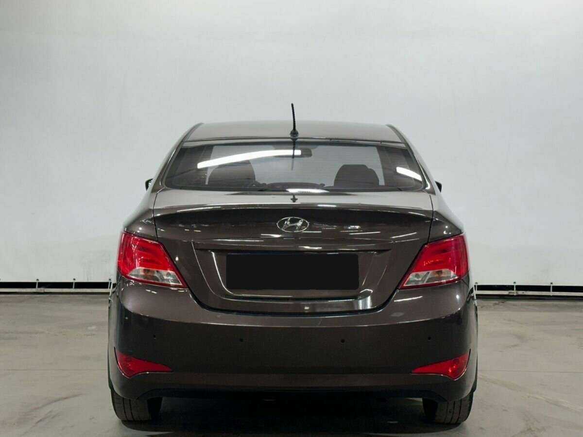 Hyundai Solaris с пробегом — 2015 год. Фото: #5