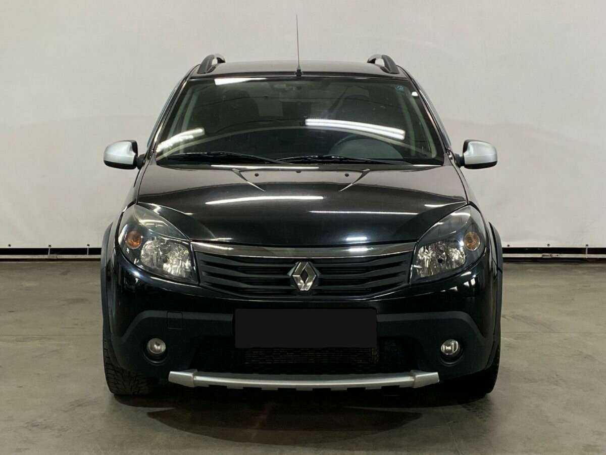 Renault Sandero с пробегом — 2012 год. Фото: #1