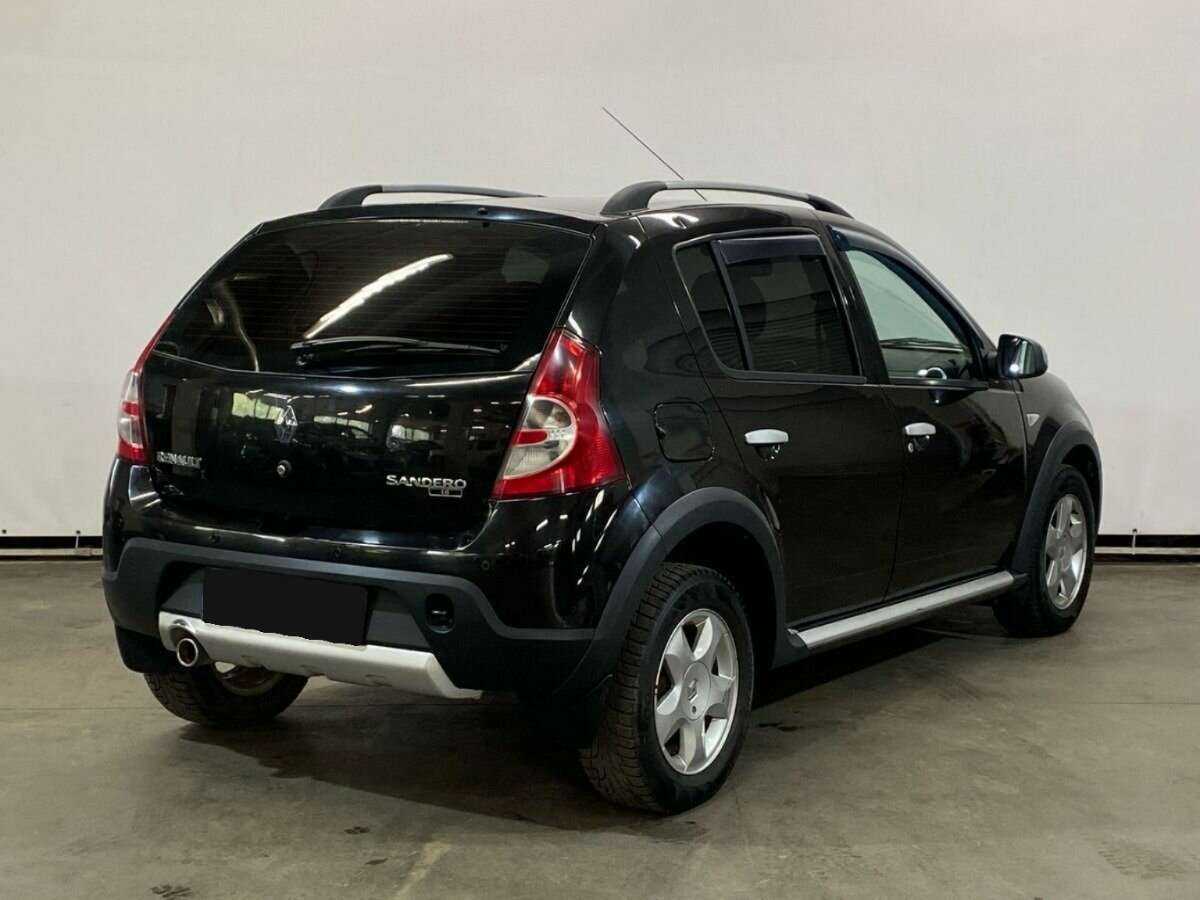 Renault Sandero с пробегом — 2012 год. Фото: #4