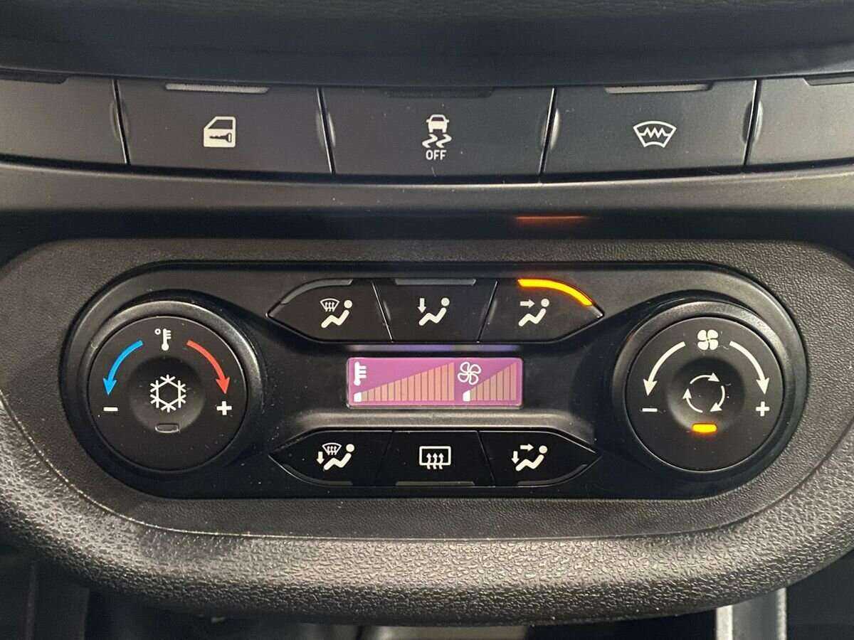 Lada (ВАЗ) Vesta с пробегом — 2018 год. Фото: #14