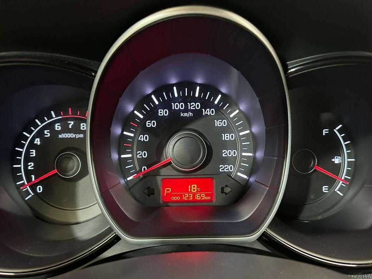 Kia Rio с пробегом — 2014 год. Фото: #12