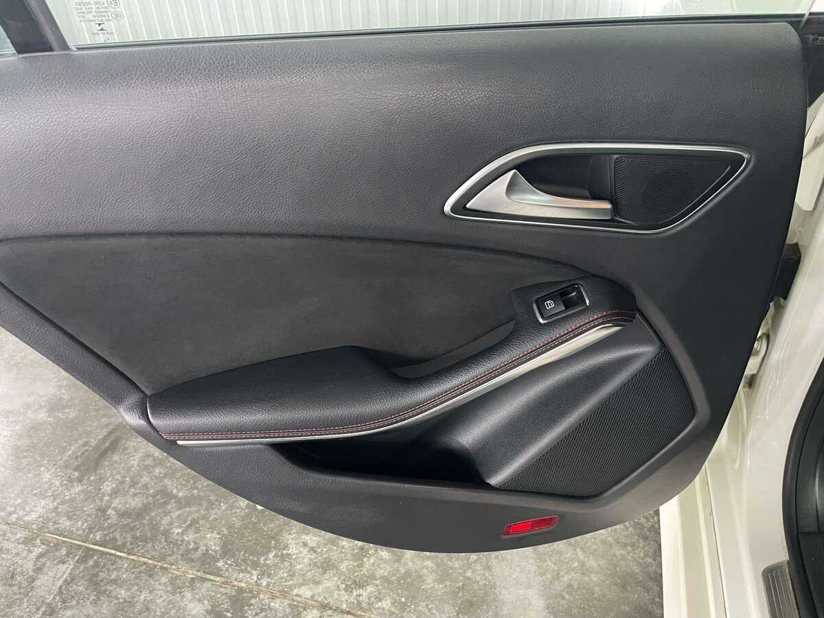 Mercedes-Benz CLA с пробегом — 2014 год. Фото: #24