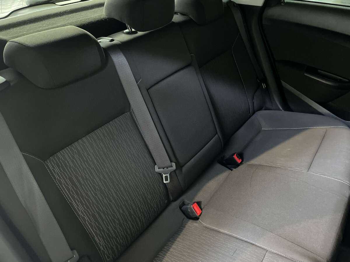 Opel Astra с пробегом — 2012 год. Фото: #18