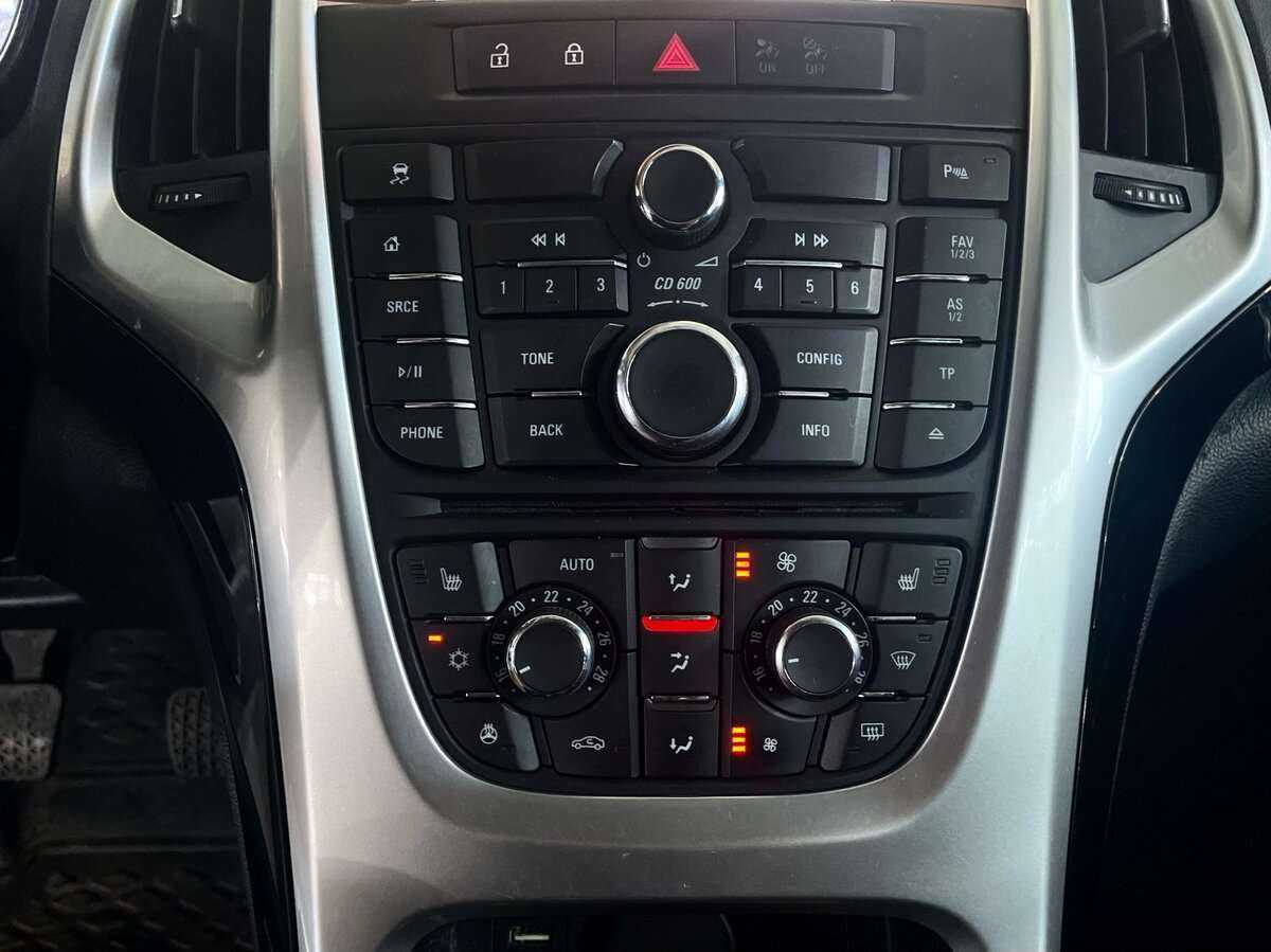 Opel Astra с пробегом — 2014 год. Фото: #12