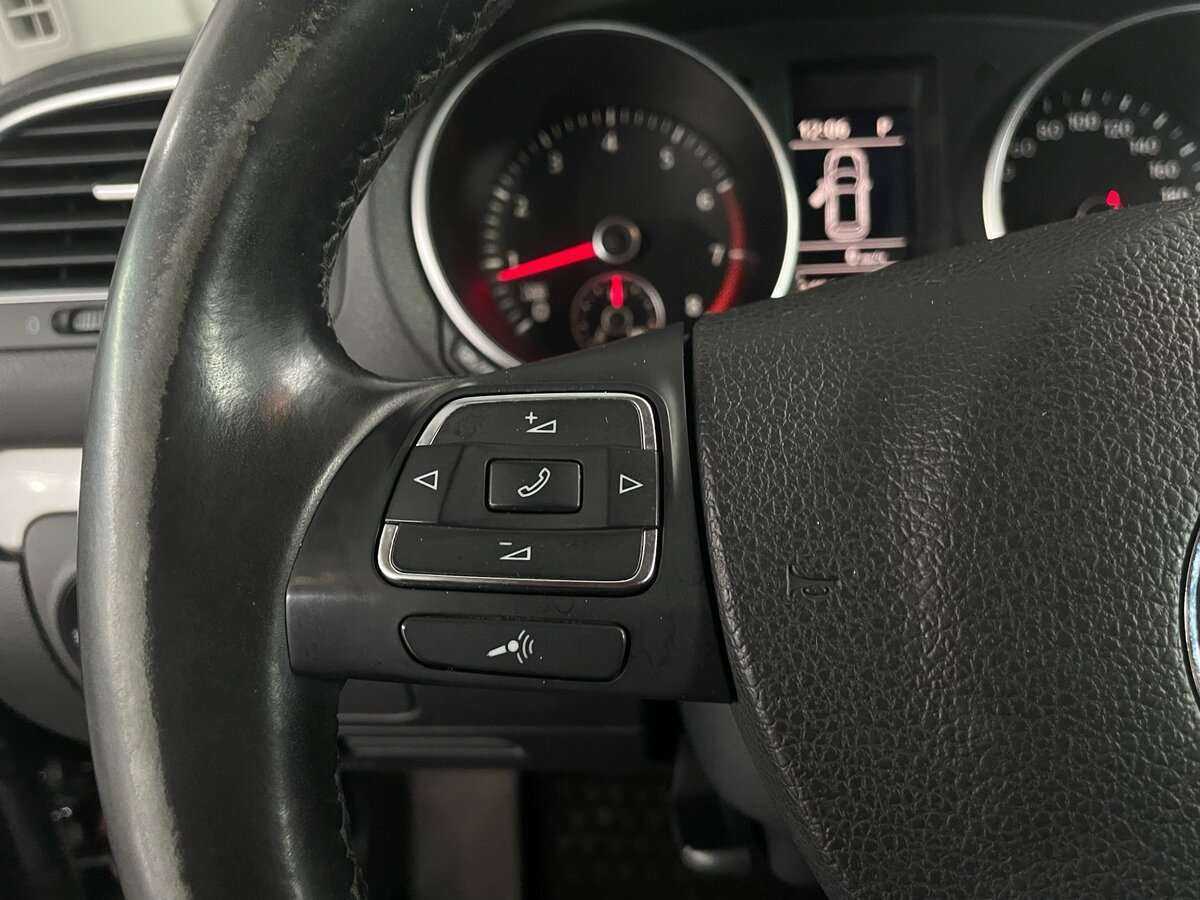 Volkswagen Golf с пробегом — 2012 год. Фото: #10