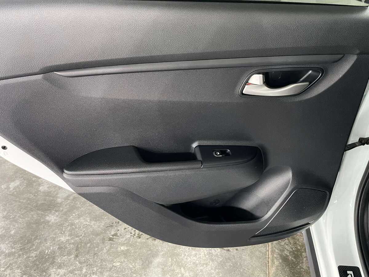 Kia Rio с пробегом — 2018 год. Фото: #20