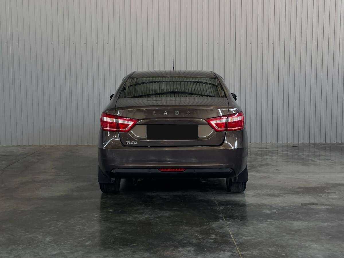 Lada (ВАЗ) Vesta с пробегом — 2018 год. Фото: #5