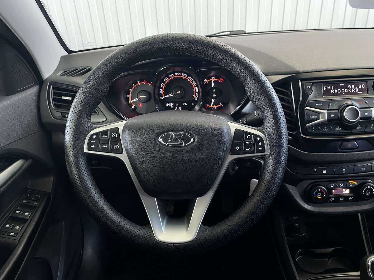 Lada (ВАЗ) Vesta с пробегом — 2018 год. Фото: #9