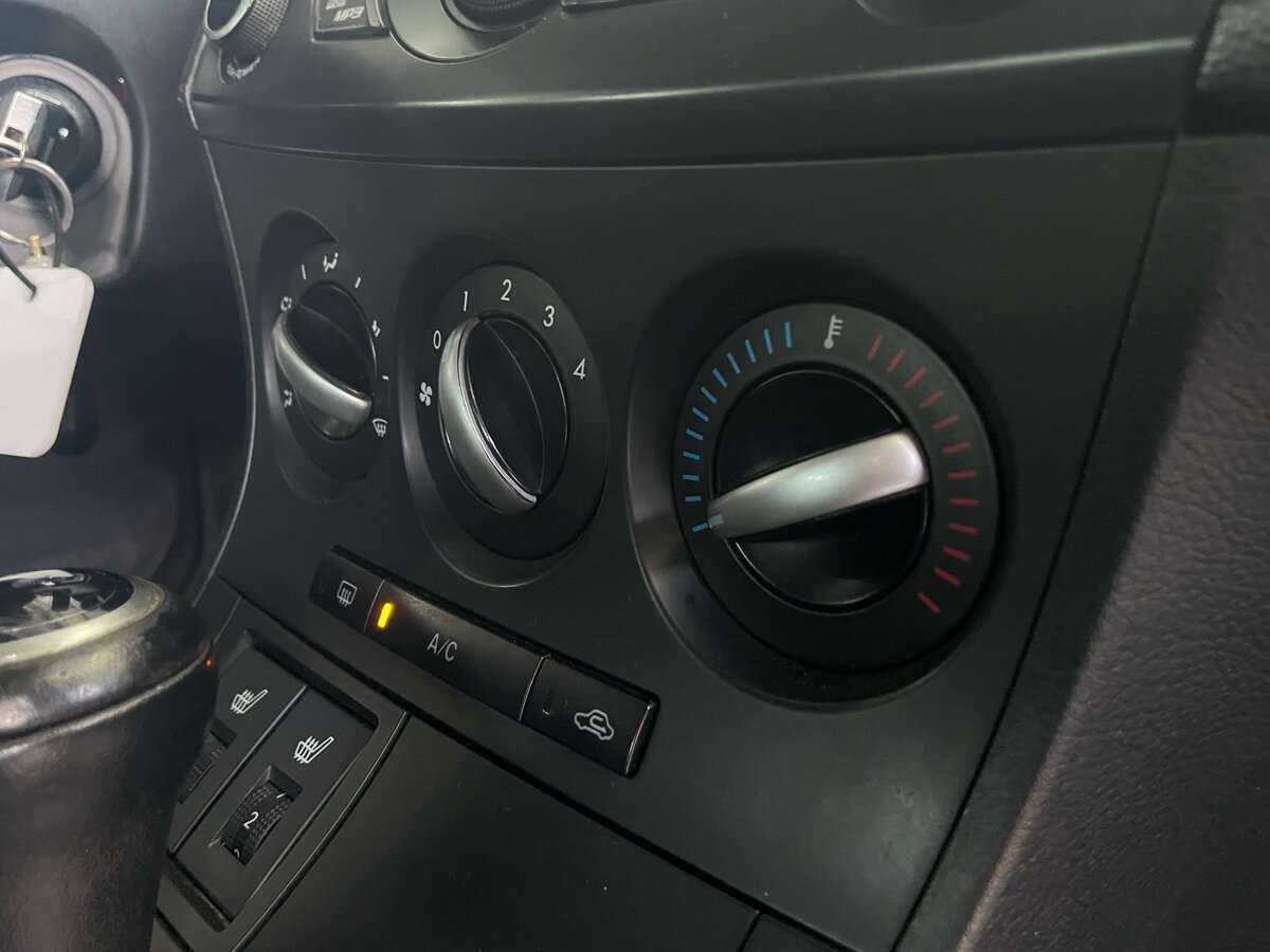 Mazda 3 с пробегом — 2012 год. Фото: #12