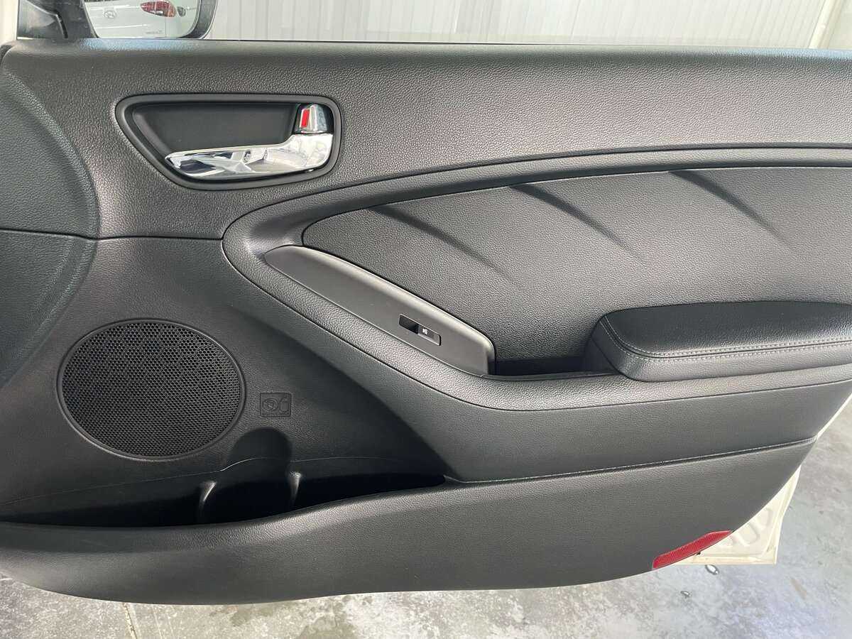 Kia Cerato с пробегом — 2014 год. Фото: #24