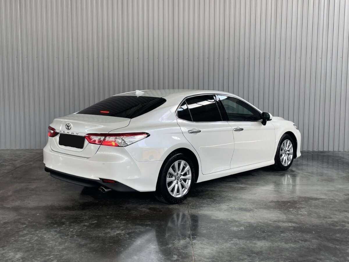 Toyota Camry с пробегом — 2018 год. Фото: #4