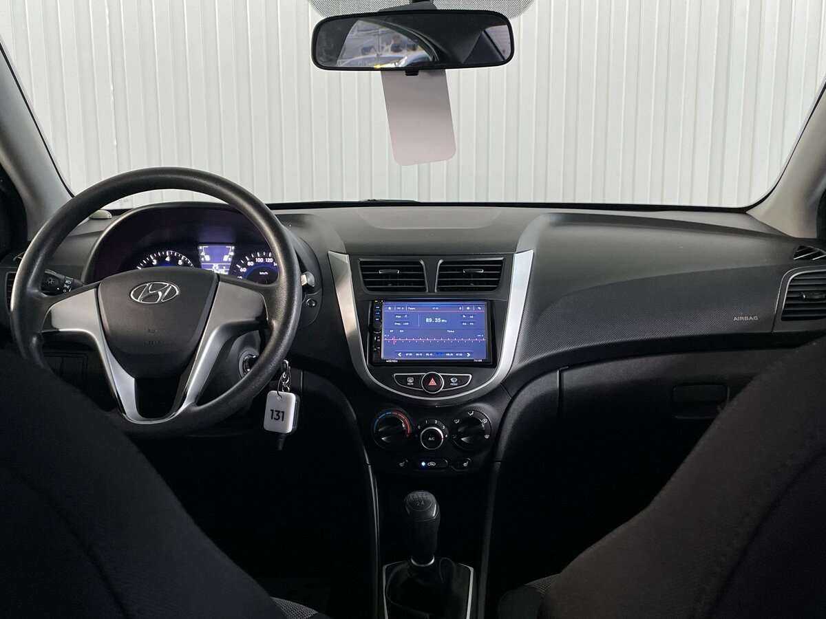 Hyundai Solaris с пробегом — 2013 год. Фото: #8