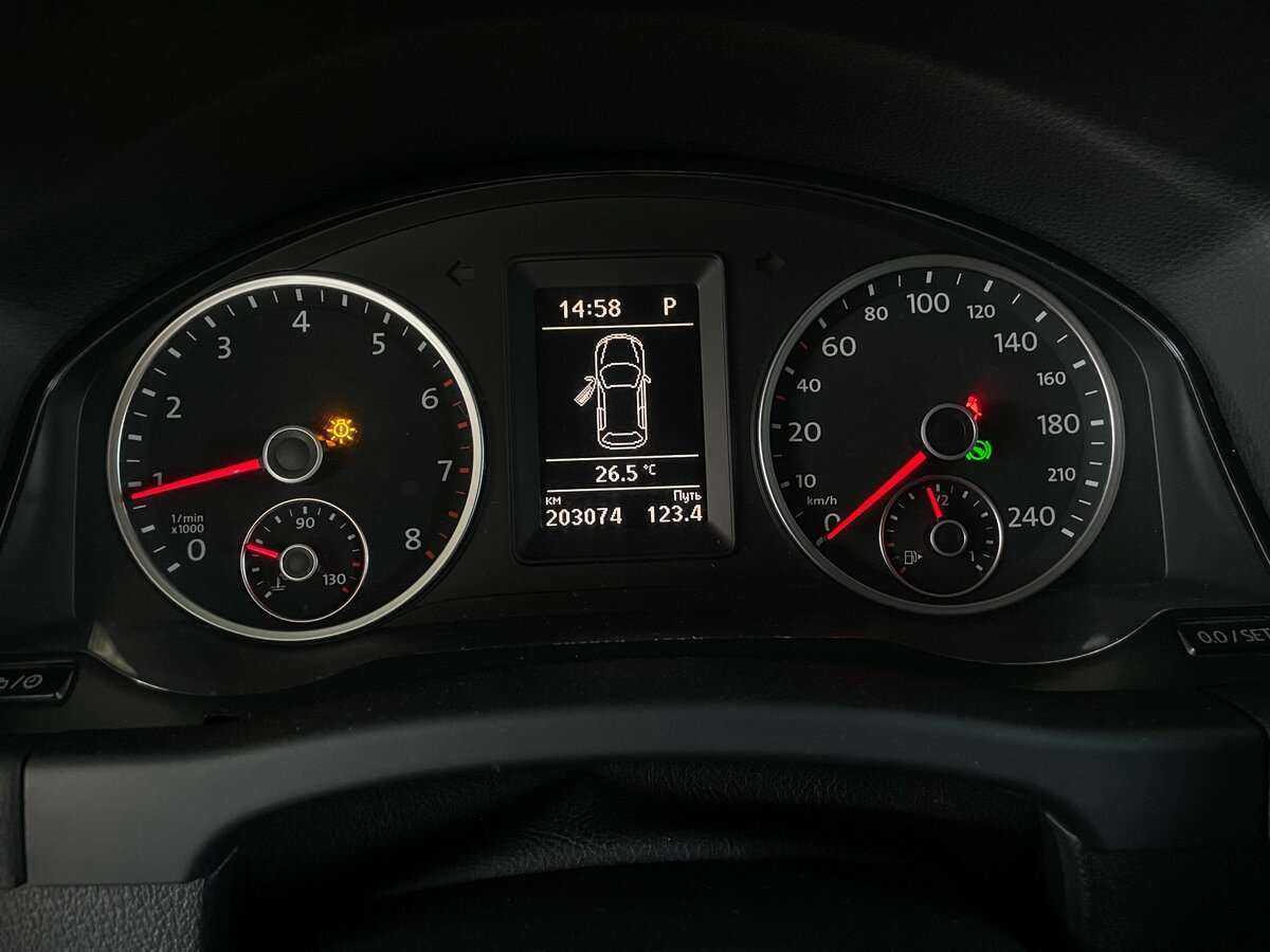 Volkswagen Tiguan с пробегом — 2014 год. Фото: #10