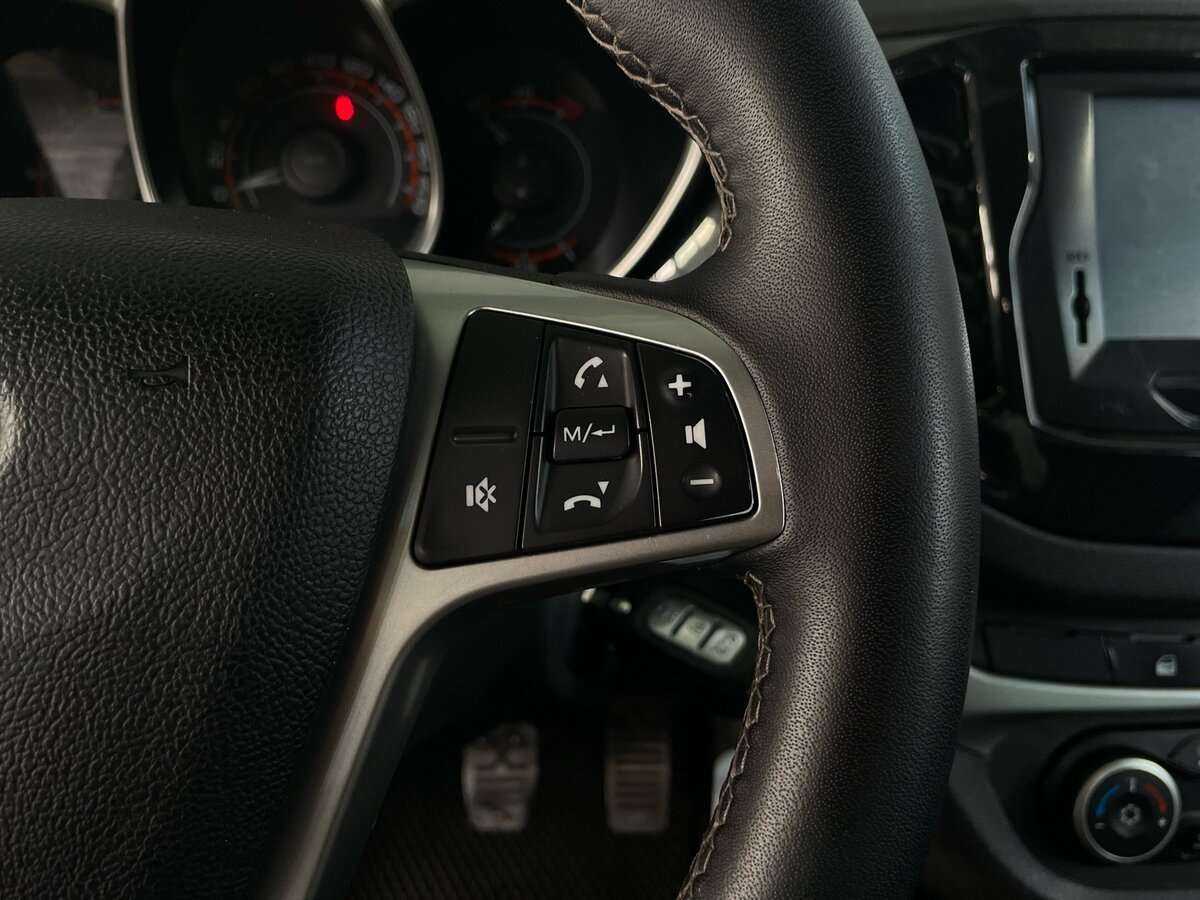 Lada (ВАЗ) Vesta с пробегом — 2017 год. Фото: #12