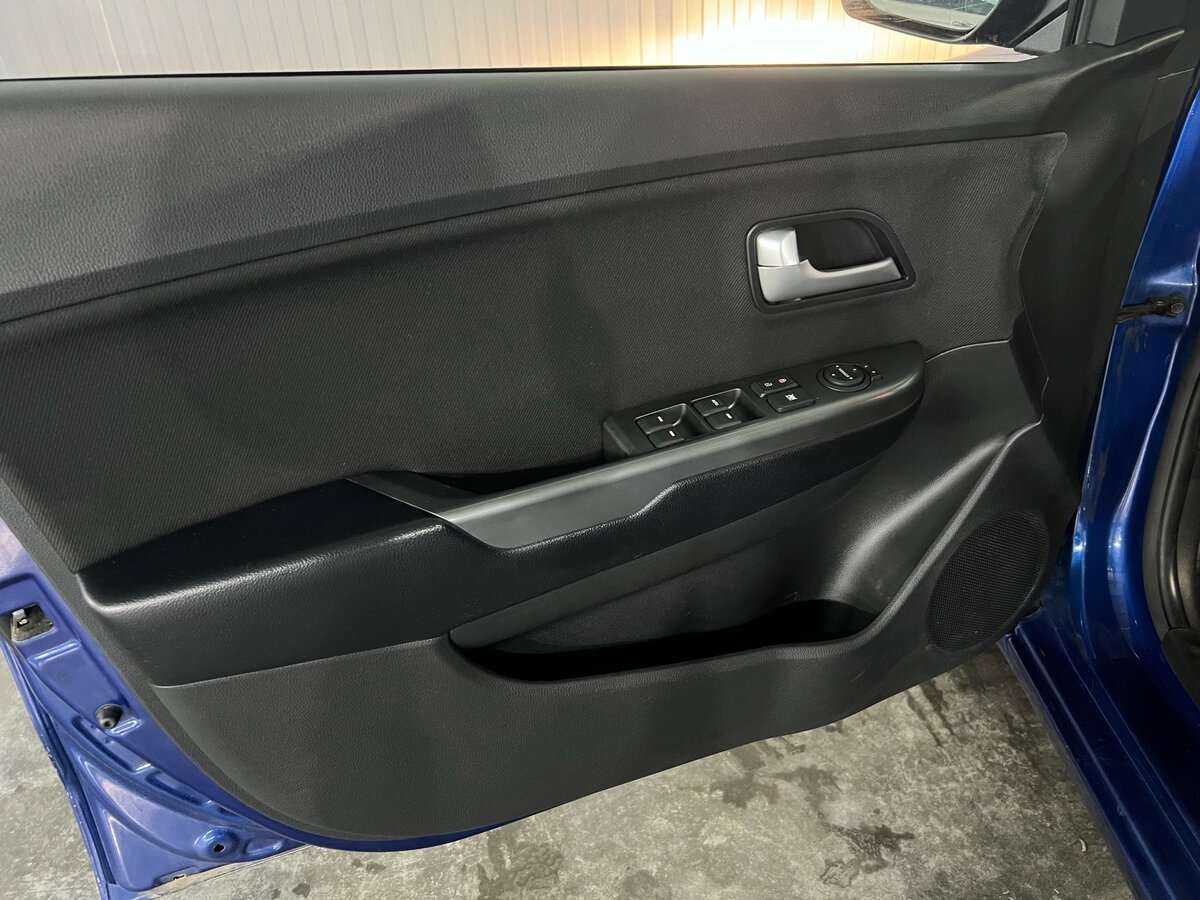 Kia Rio с пробегом — 2013 год. Фото: #8