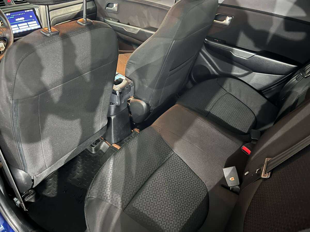 Kia Rio с пробегом — 2013 год. Фото: #11