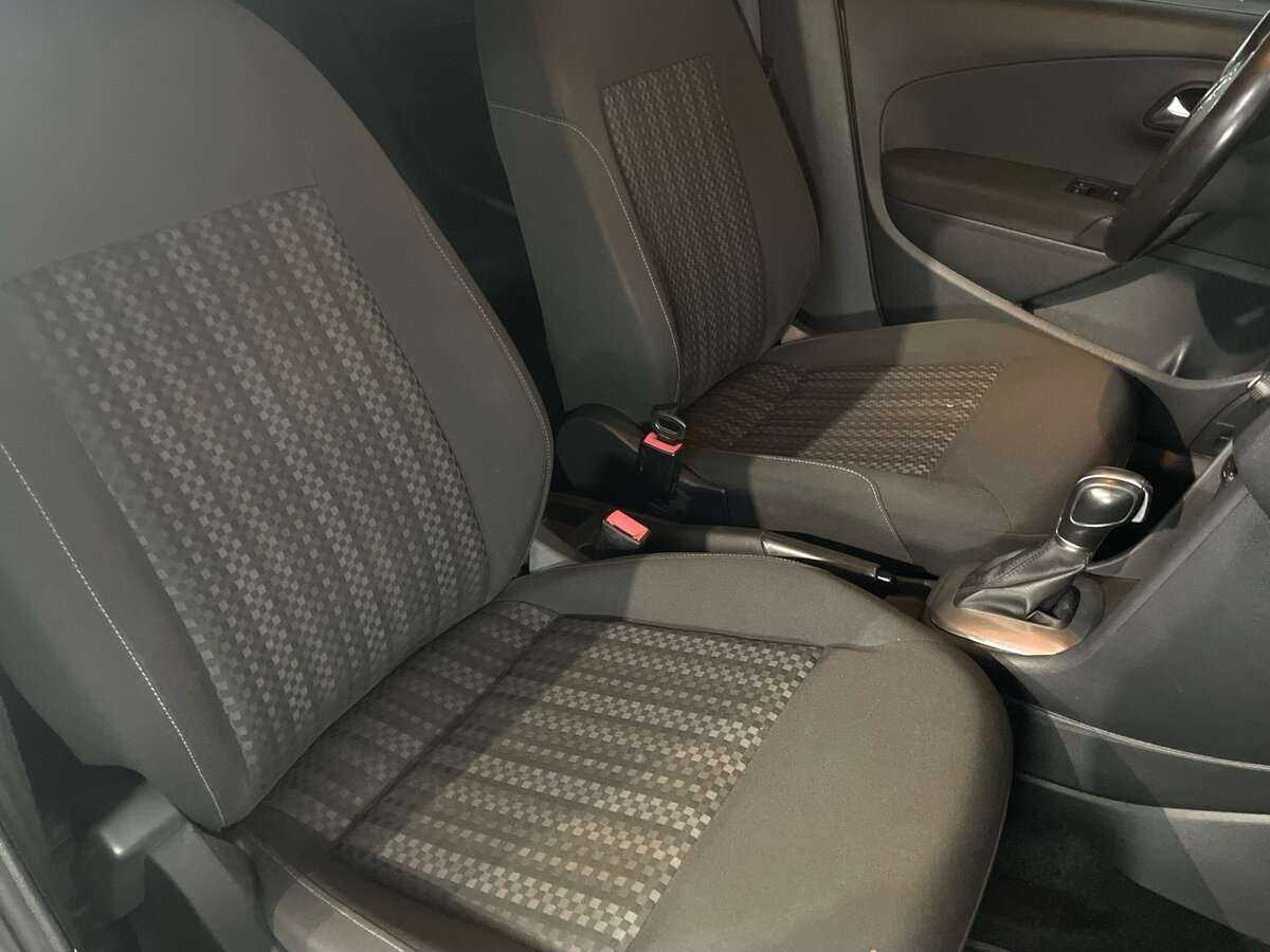 Volkswagen Polo с пробегом — 2017 год. Фото: #13