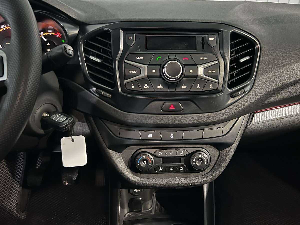 Lada (ВАЗ) Vesta с пробегом — 2020 год. Фото: #11