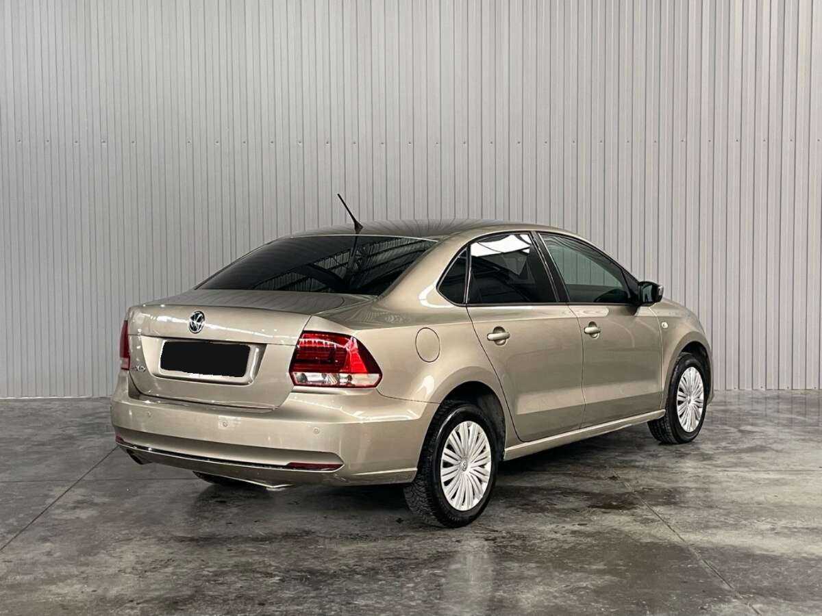 Volkswagen Polo с пробегом — 2016 год. Фото: #4