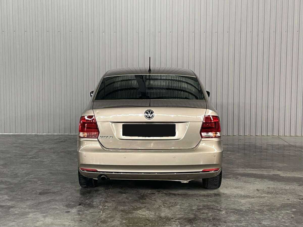 Volkswagen Polo с пробегом — 2016 год. Фото: #5