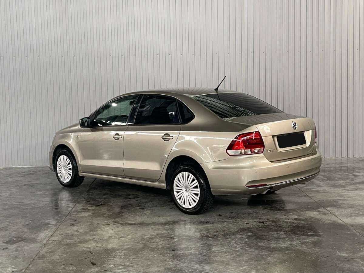 Volkswagen Polo с пробегом — 2016 год. Фото: #6