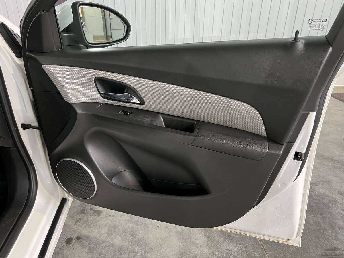 Chevrolet Cruze с пробегом — 2013 год. Фото: #14