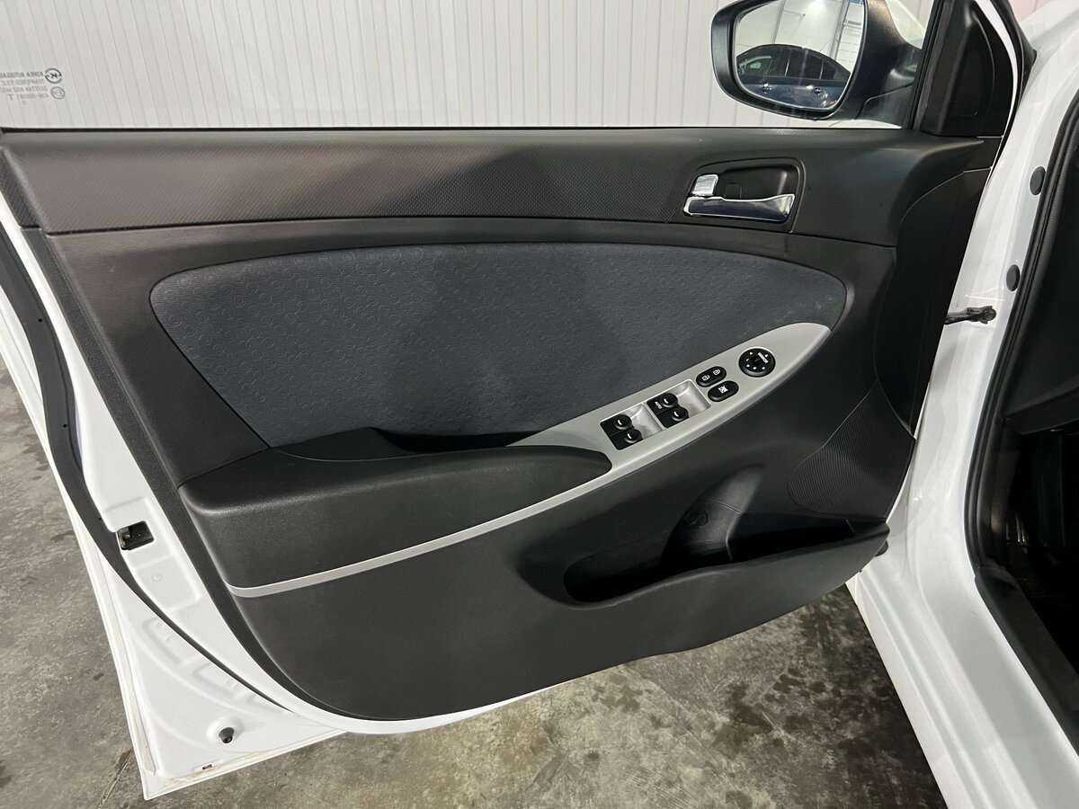 Hyundai Solaris с пробегом — 2014 год. Фото: #8