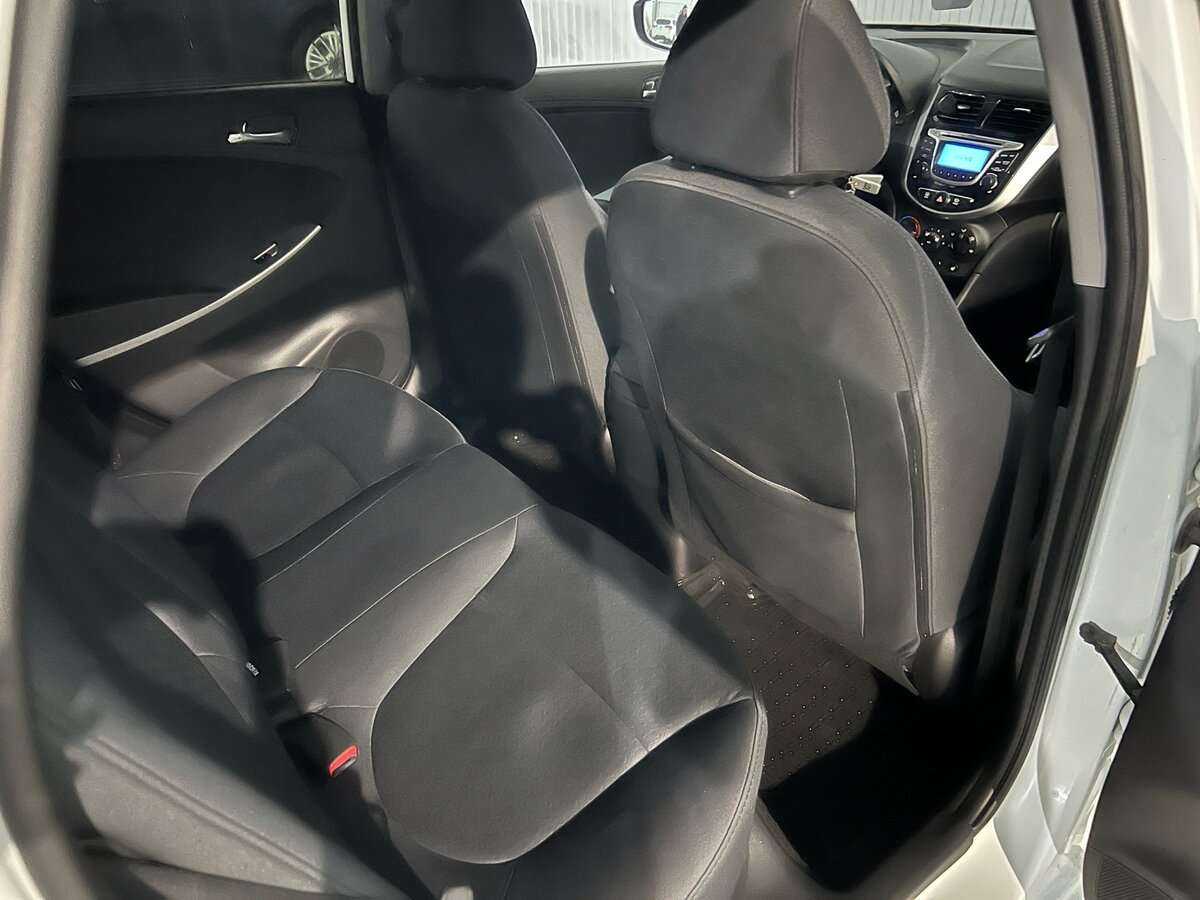 Hyundai Solaris с пробегом — 2014 год. Фото: #14