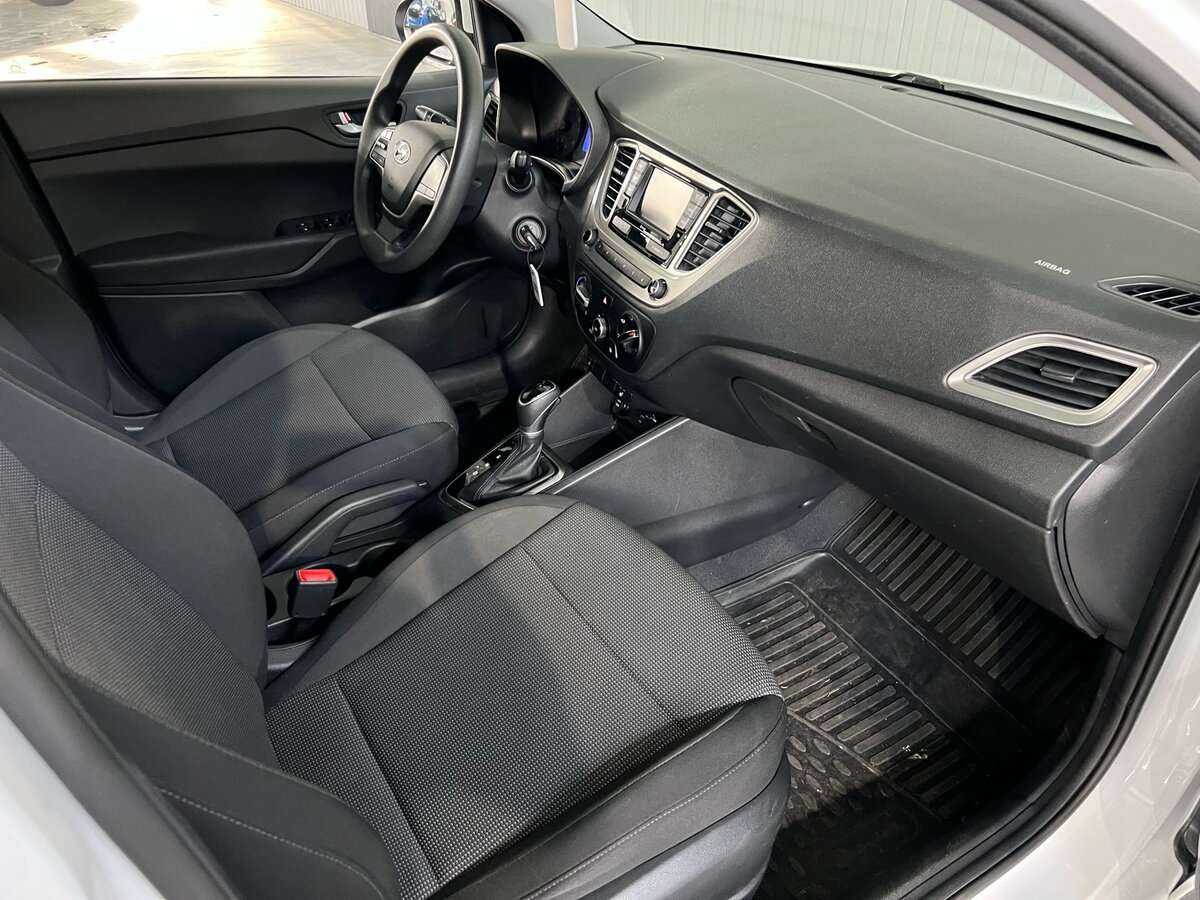 Hyundai Solaris с пробегом — 2021 год. Фото: #9