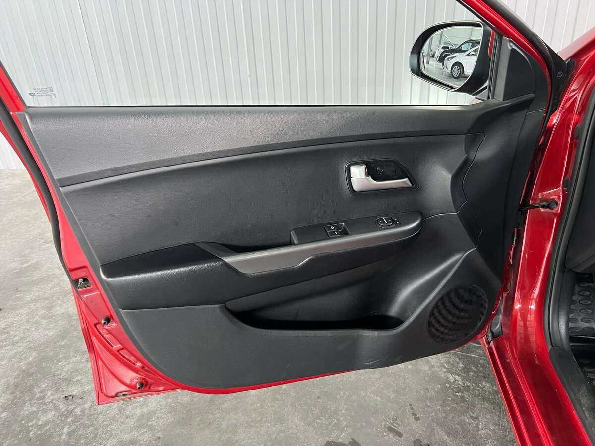 Kia Rio с пробегом — 2015 год. Фото: #8