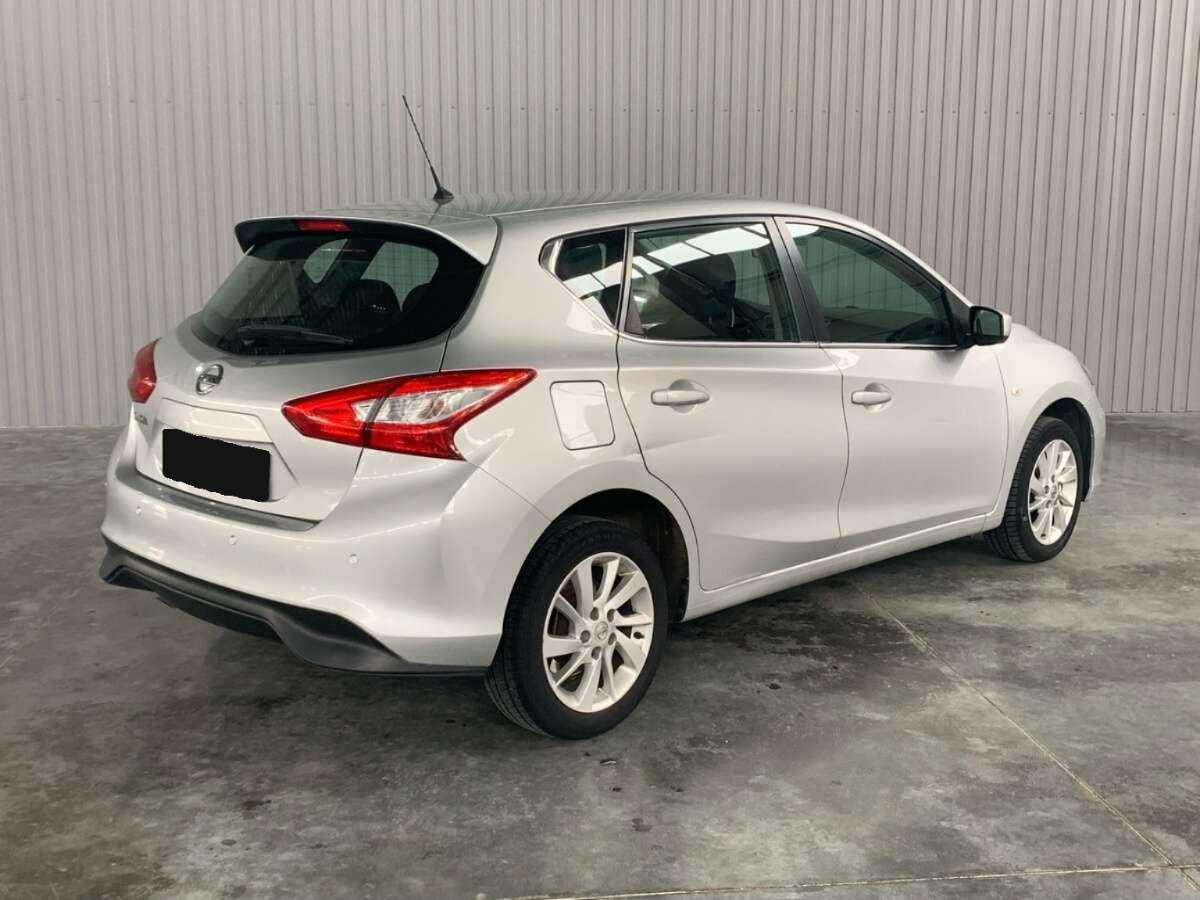 Nissan Tiida с пробегом — 2015 год. Фото: #4