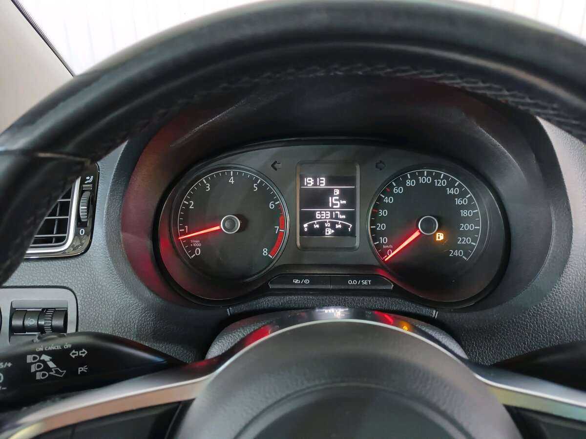 Volkswagen Polo с пробегом — 2019 год. Фото: #15