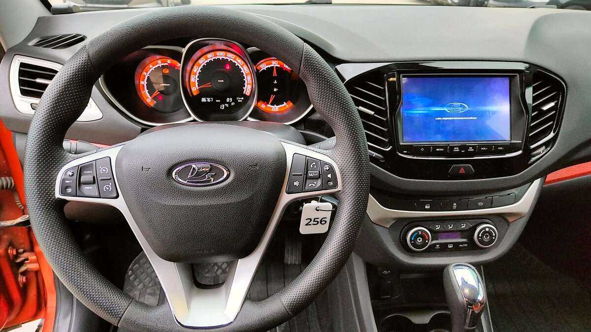 Lada (ВАЗ) Vesta с пробегом — 2019 год. Фото: #8