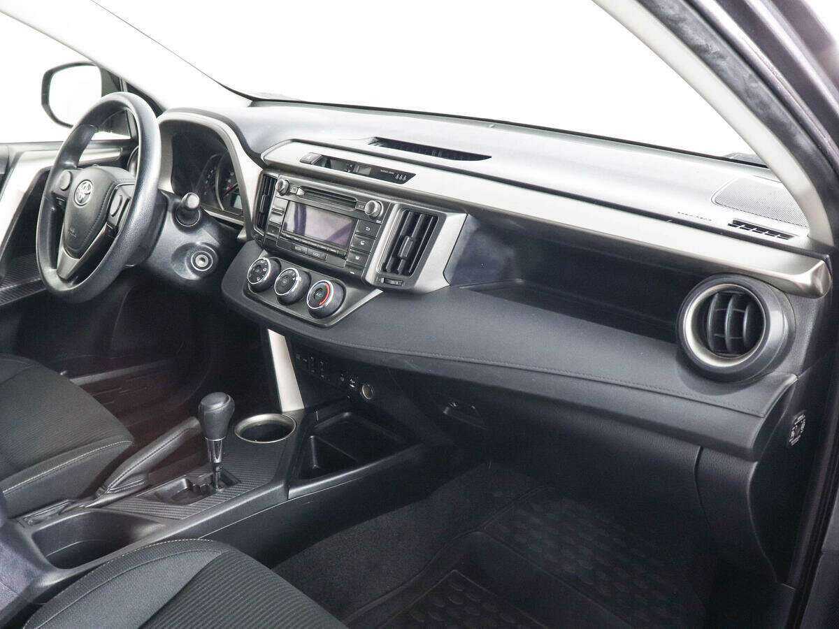 Toyota RAV4 с пробегом — 2014 год. Фото: #9
