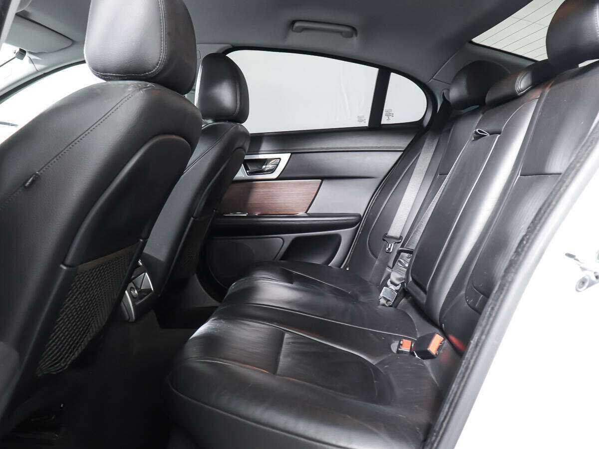 Jaguar XF с пробегом — 2013 год. Фото: #9