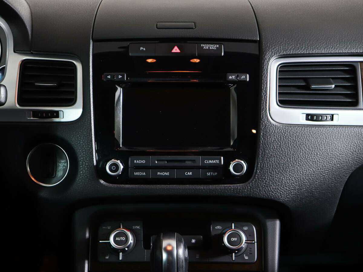 Volkswagen Touareg с пробегом — 2013 год. Фото: #11