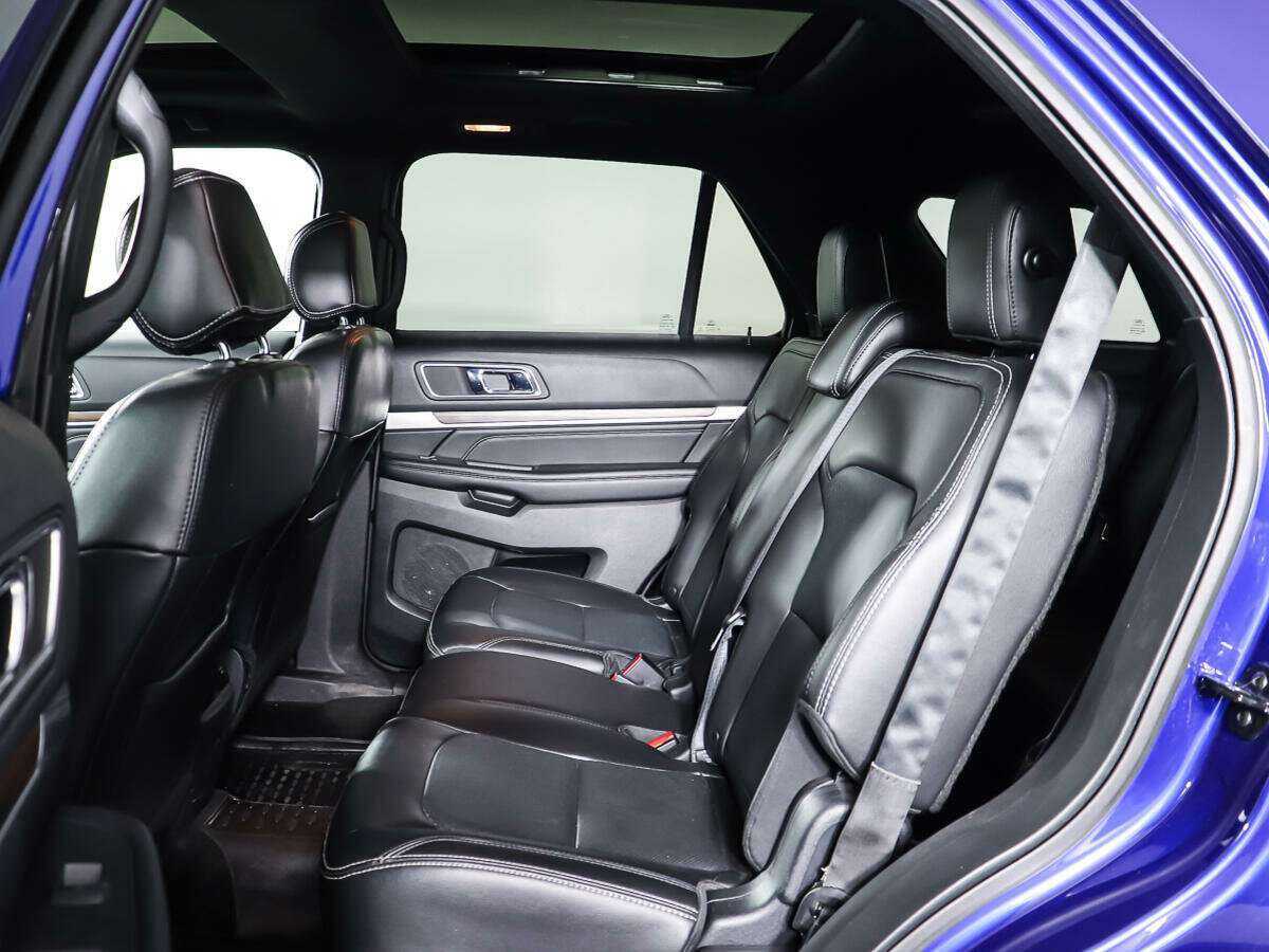 Ford Explorer с пробегом — 2017 год. Фото: #10