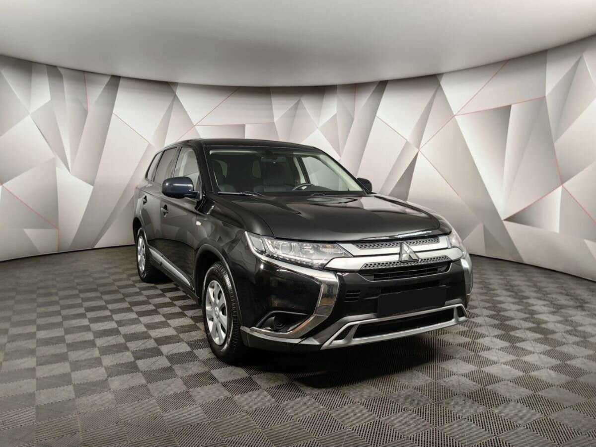 Mitsubishi Outlander с пробегом — 2020 год. Фото: #2