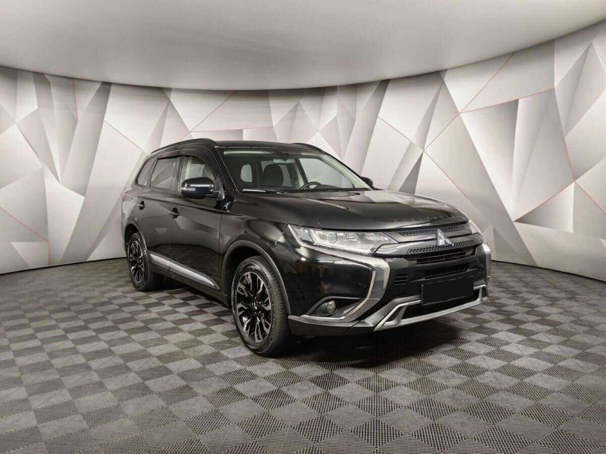 Mitsubishi Outlander с пробегом — 2022 год. Фото: #2