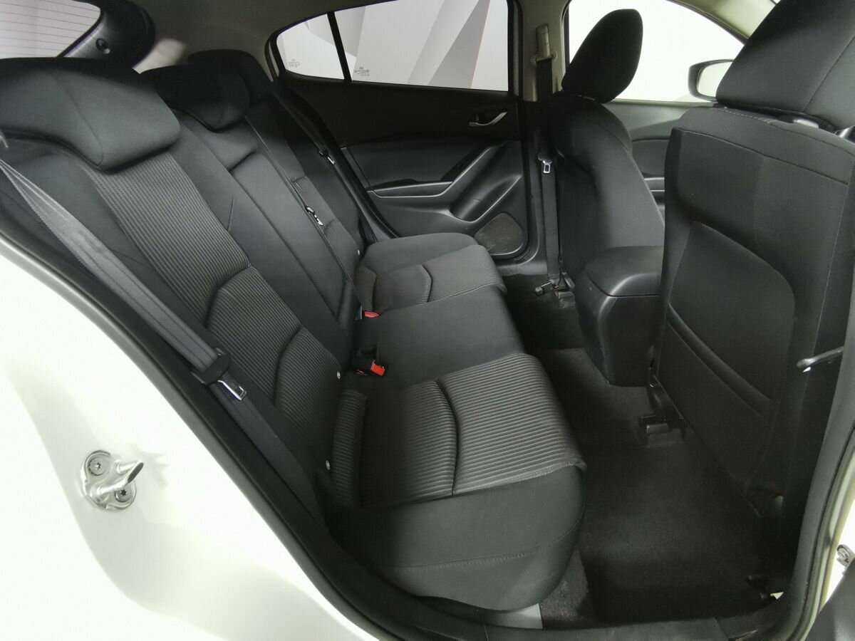 Mazda 3 с пробегом — 2014 год. Фото: #11