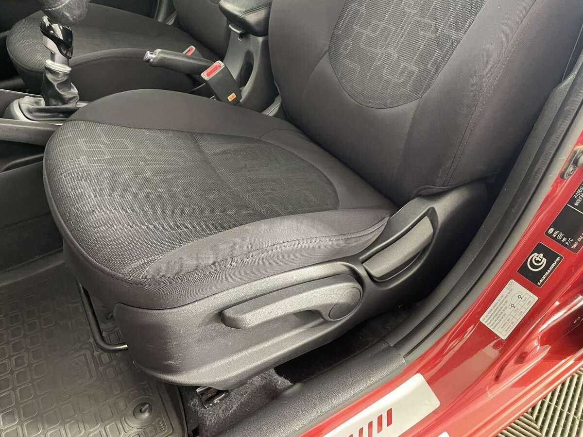 Kia Rio с пробегом — 2013 год. Фото: #9