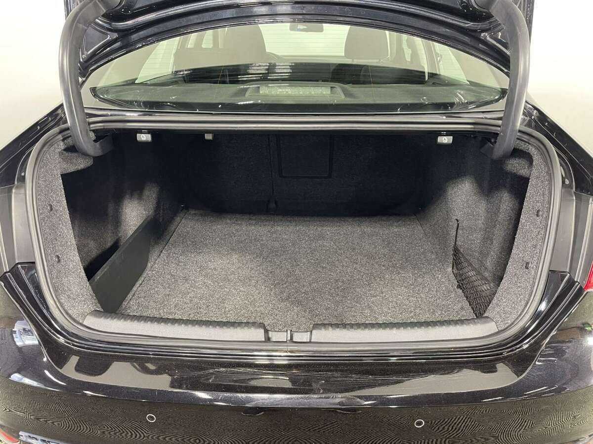 Volkswagen Jetta с пробегом — 2013 год. Фото: #17