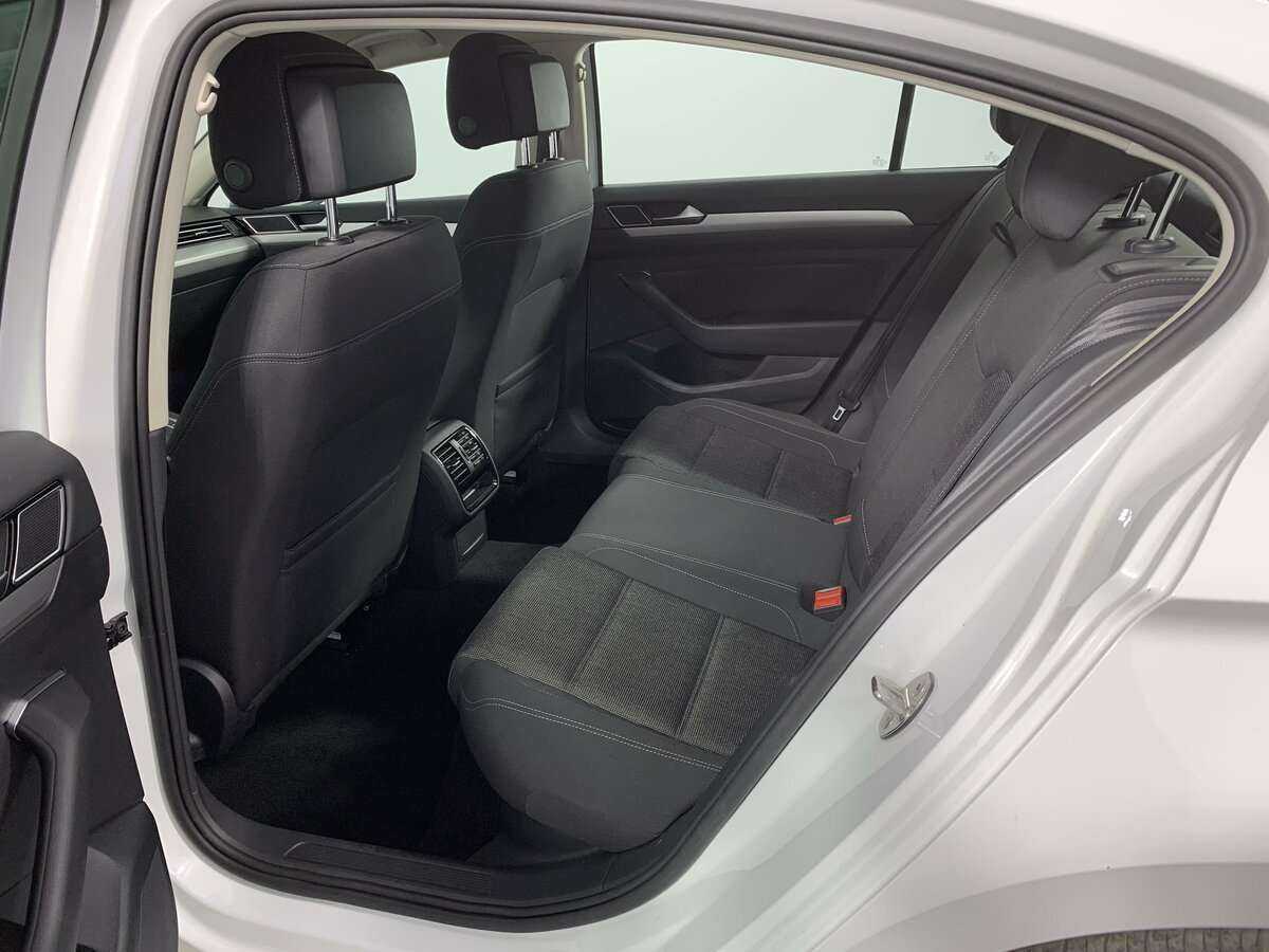 Volkswagen Passat с пробегом — 2019 год. Фото: #9