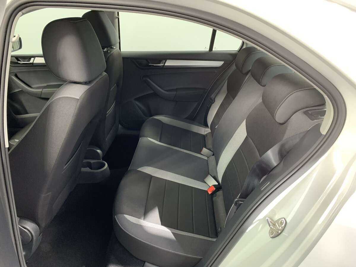 Skoda Rapid с пробегом — 2019 год. Фото: #8