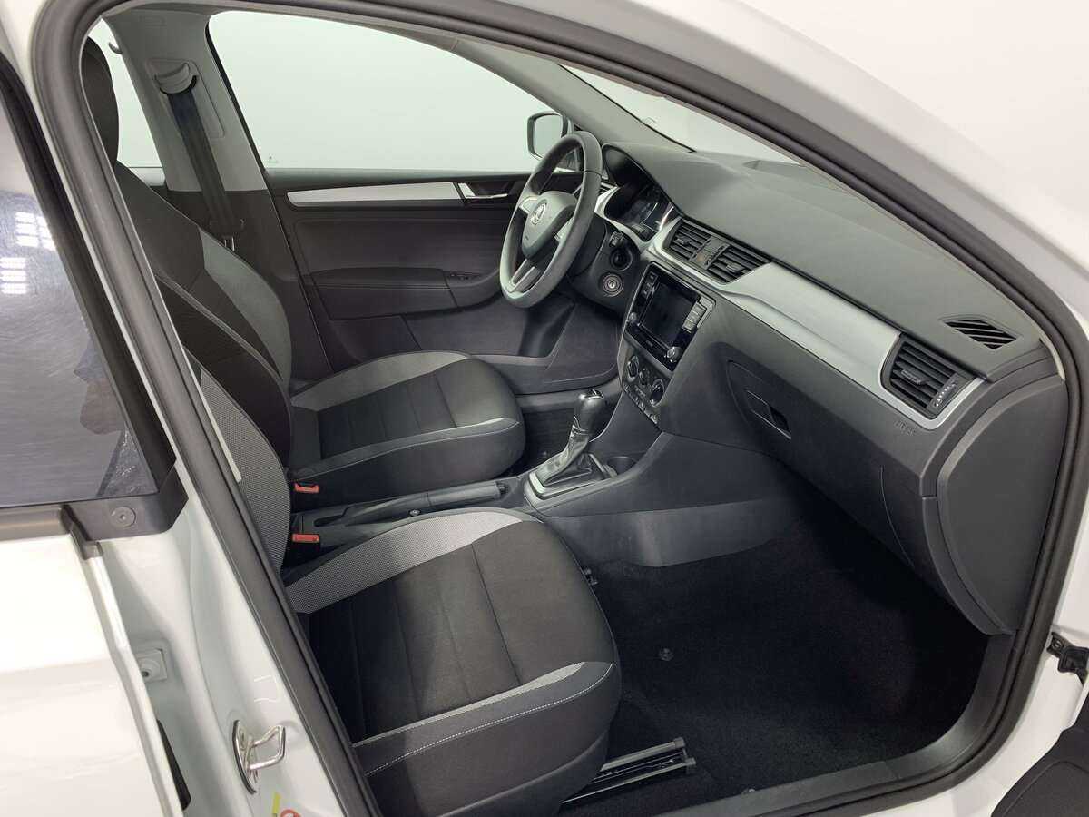 Skoda Rapid с пробегом — 2019 год. Фото: #13