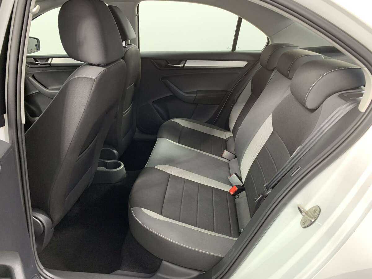 Skoda Rapid с пробегом — 2019 год. Фото: #9