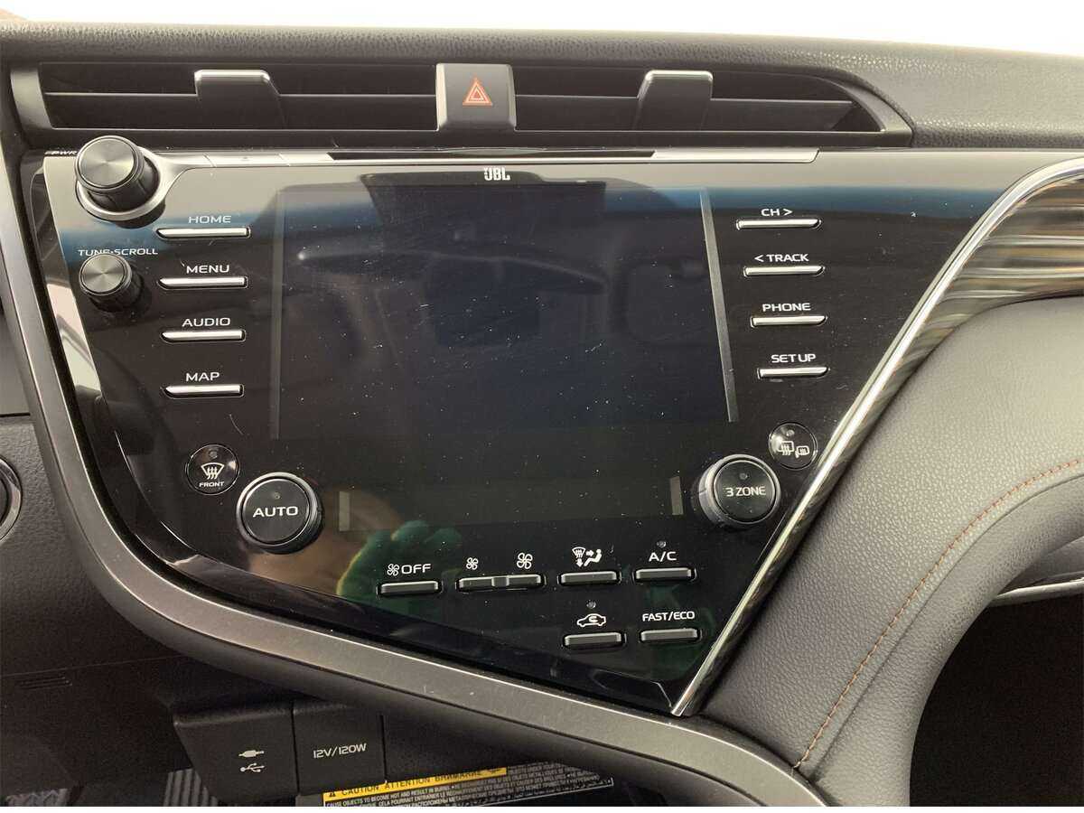 Toyota Camry с пробегом — 2021 год. Фото: #12