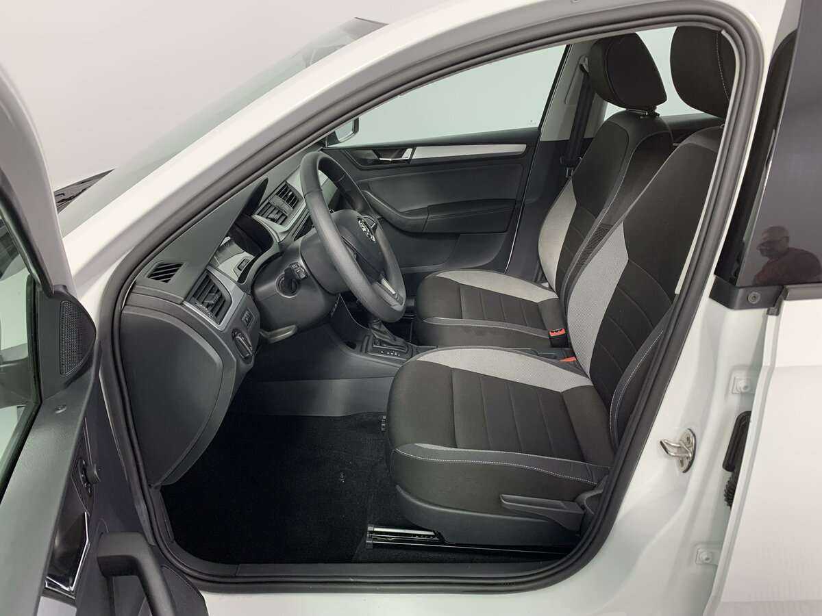 Skoda Rapid с пробегом — 2019 год. Фото: #13
