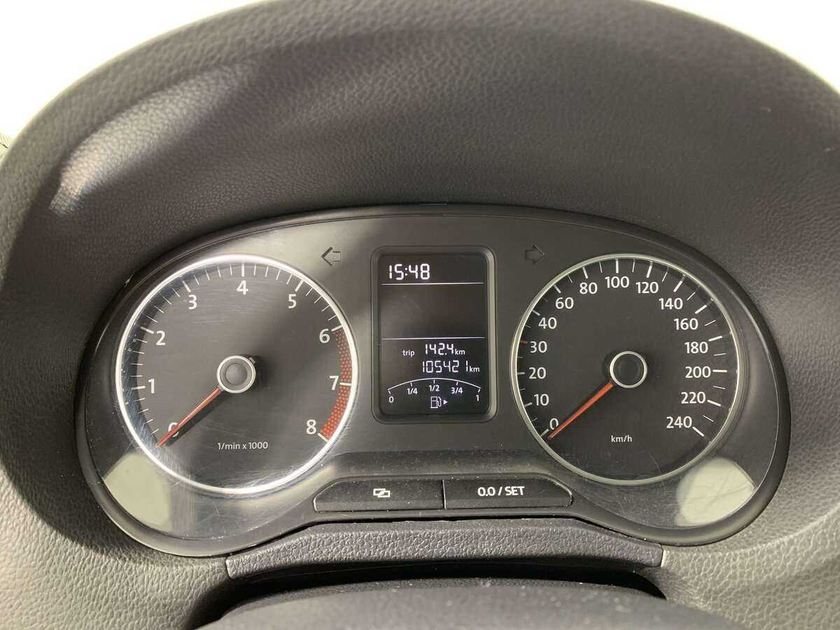 Volkswagen Polo с пробегом — 2012 год. Фото: #10